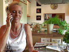 Lingerie Mania presents: Blonde milf fickt mit dem elektriker