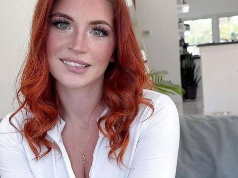 Lingerie Mania presents: My roommates girlfriend helps me relax after work and gets a huge facial
